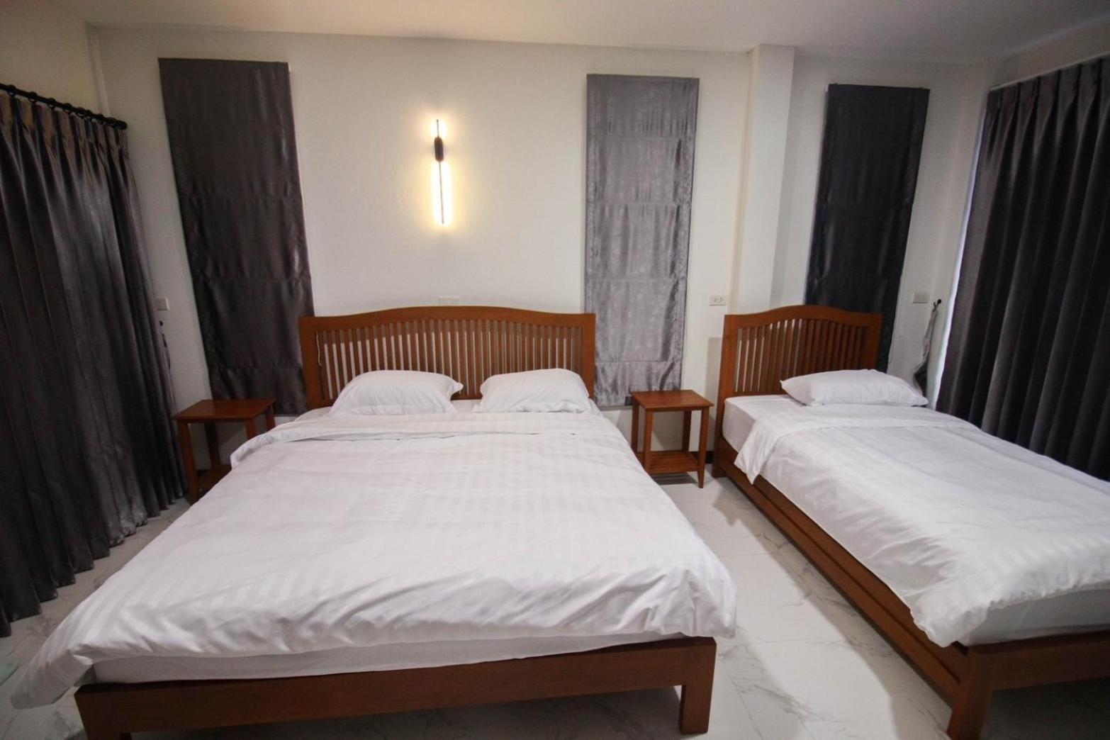 Bk Hotel Mae Sariang Exterior foto